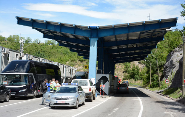 Албанци од севера праве гето!